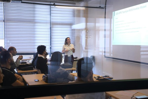 « Créez un Programme d'Incitations Juridiquement Parfait et Hautement Motivant pour Vos Employés : Guide Essentiel »